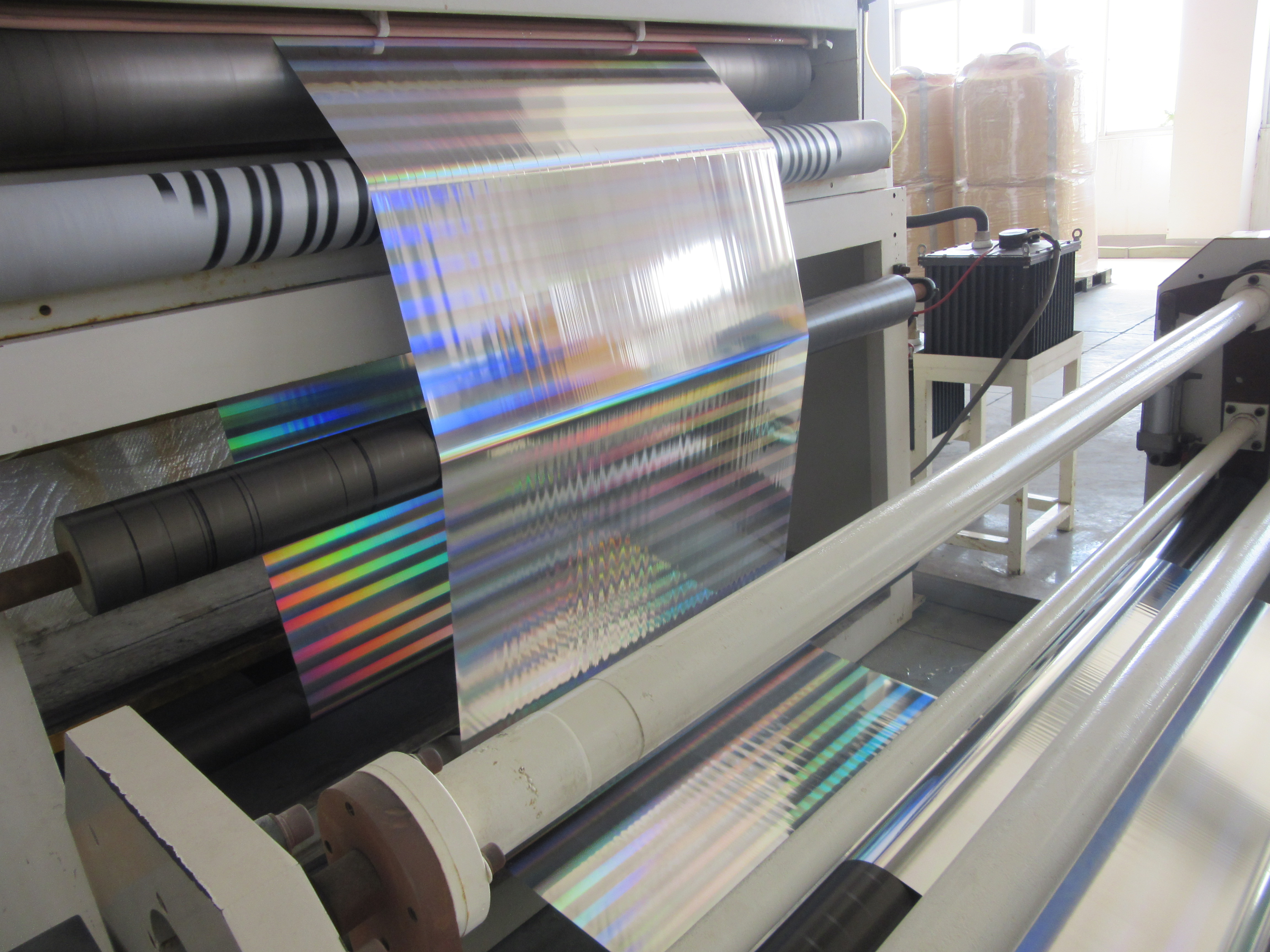 Dichroic Thermal Lamination Film na novo definira tiskarsko odličnost